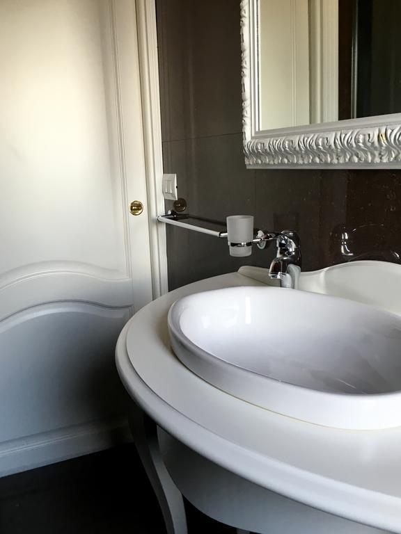 Palazzo Eliss Bed & Breakfast Margherita Di Savoia Exterior photo